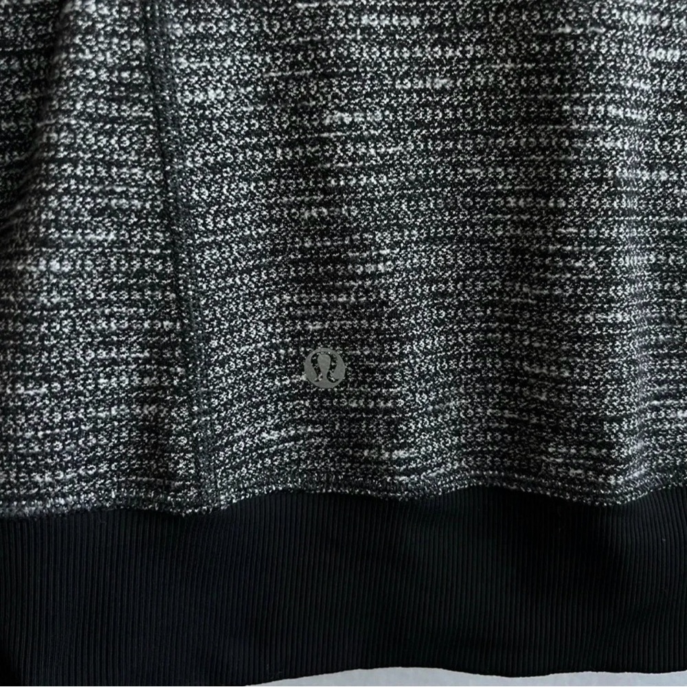 EUC Lululemon Be Present Jacket Coco Pique Black Size 8 Thumbholes Zip Closure - Picture 11 of 14